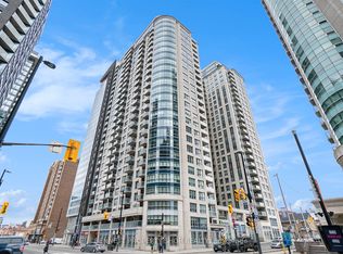 242 Rideau St #807, Ottawa, ON K1N0B7