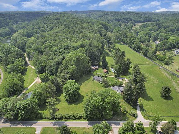 3rd image of 2083 Welsh Hills Rd