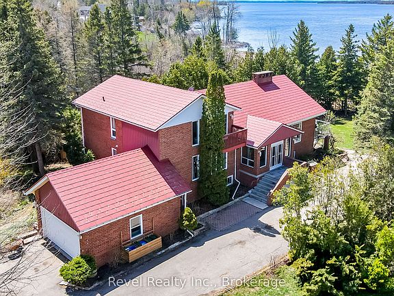 3rd image of 27 Cedar Cres