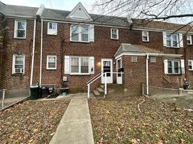 511 Pfeiffer St., B