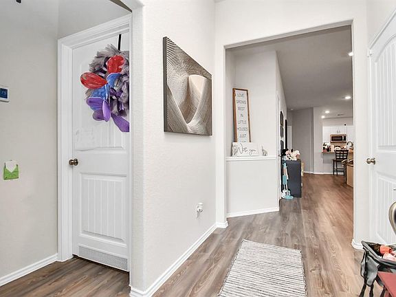 5th image of 9923 Willow Crown Lane