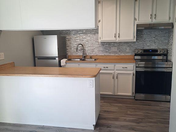 2nd image of 5305 El Encanto Pl NE APT C