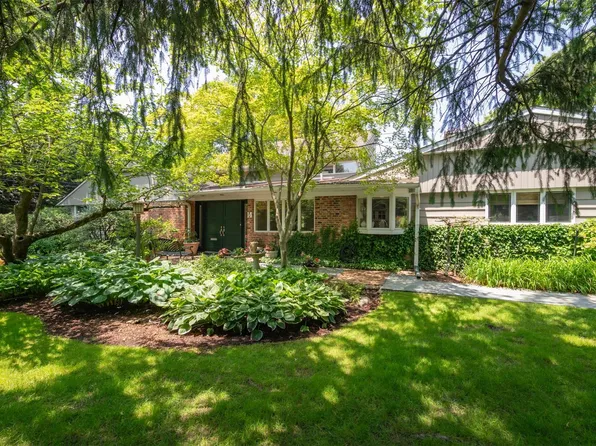 14 Old Farm Road, Great Neck, NY 11020