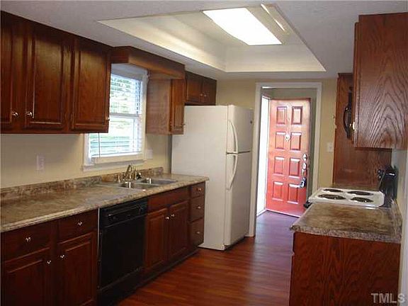 3rd image of 103 Wimbledon Ct