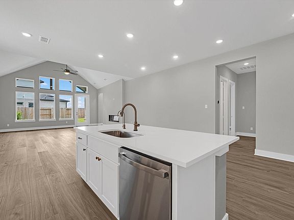 5th image of 31918 Wind Ridge Dr