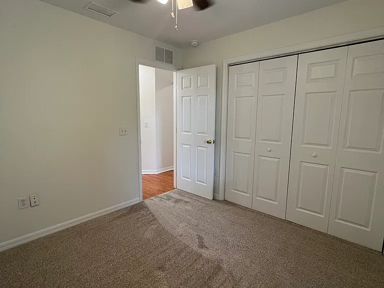 212 E Vermont Ave — Photo 11