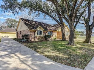 9207 Landsdowne Dr, Houston, TX 77096