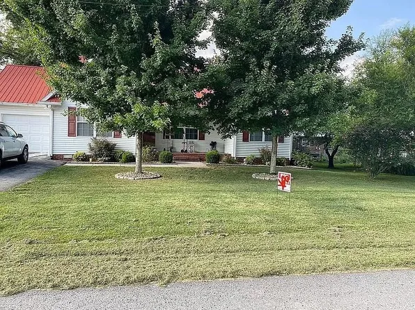 1010 Dowell St, Cookeville, TN 38501