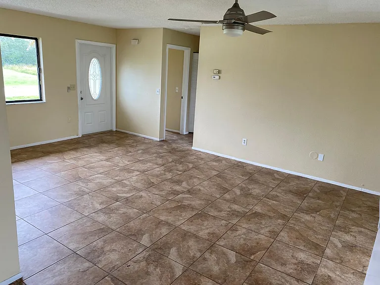 18727 Arapahoe Cir — Photo 5