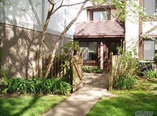 224 Skyline Dr, Coram, NY 11727