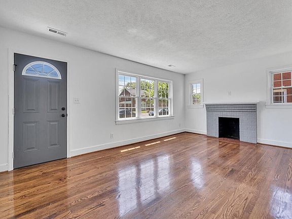 4th image of 2622 Bowman St NW