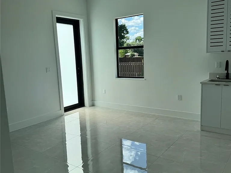 2807 Leeland Heights Blvd E #A — Photo 2