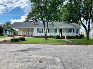 200 S Pine St, Benson, NC 27504