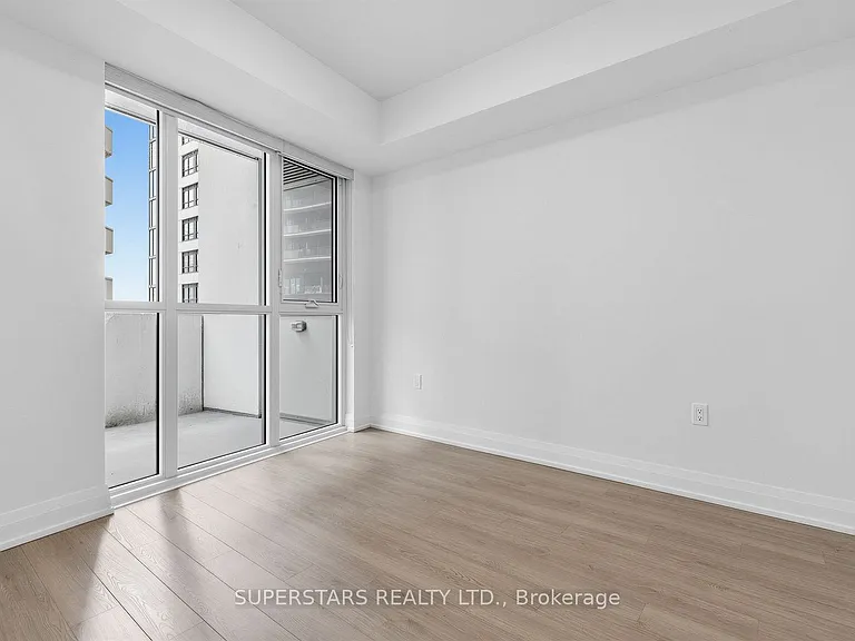 77 Mutual St #611 — Photo 12