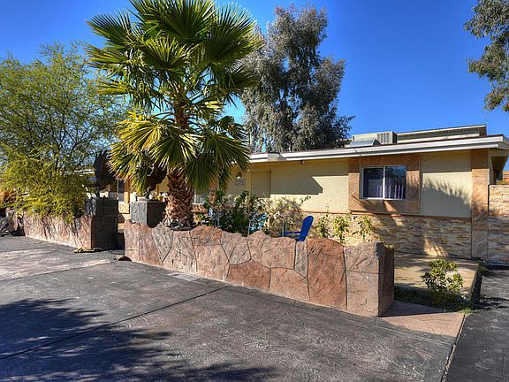 3rd image of 3230 E Greenway Ln