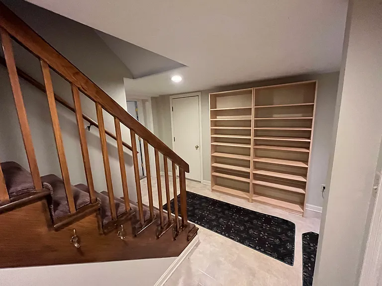 162 Mayfair Dr — Photo 43