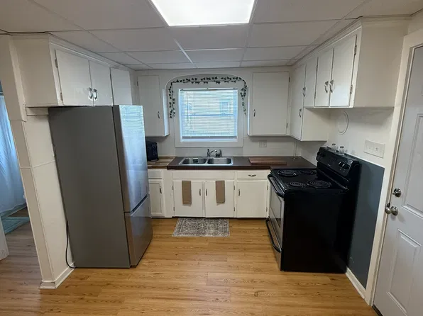 126 Spring St APT 4, Lewiston, ME 04240