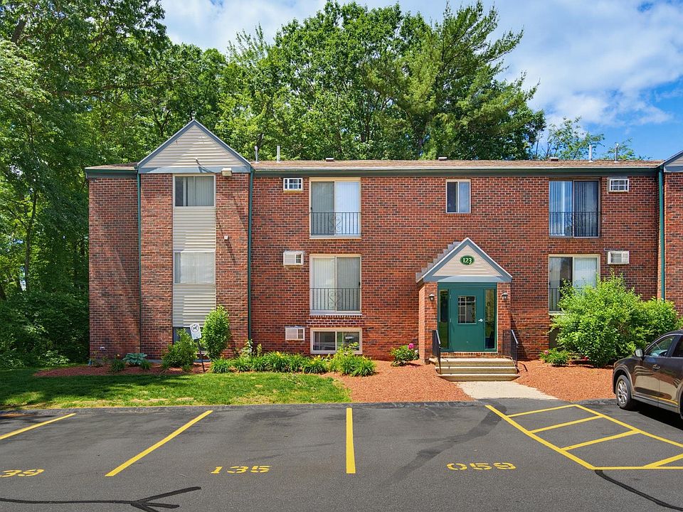 1st image of 123 English Village Rd 202