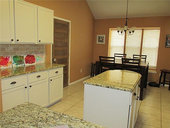 5th image of 1821 Oak Bend Ln