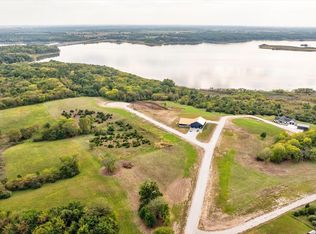 254 Lakeview Dr, Melrose, IA 52569