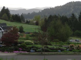 Elm St, Cottage Grove, OR 97424