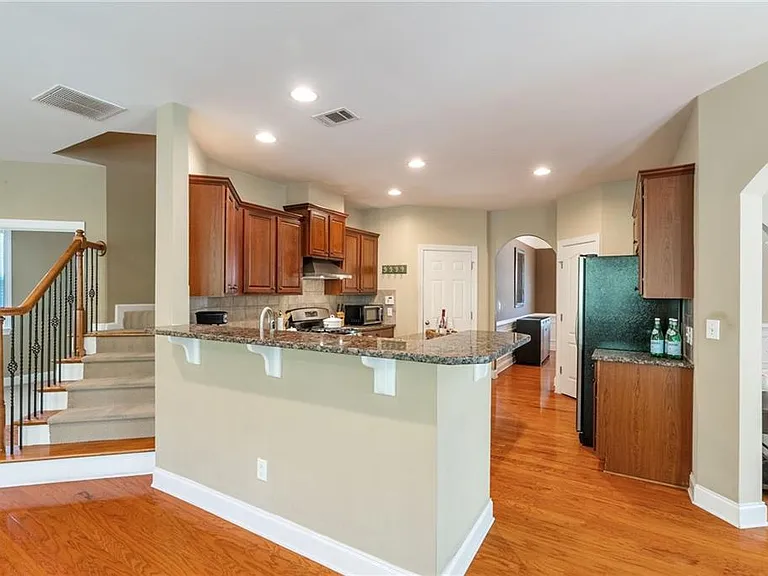 3845 Seaton Dr — Photo 12
