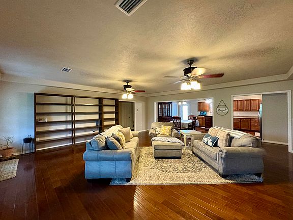 2nd image of 25 Heritage Ln
