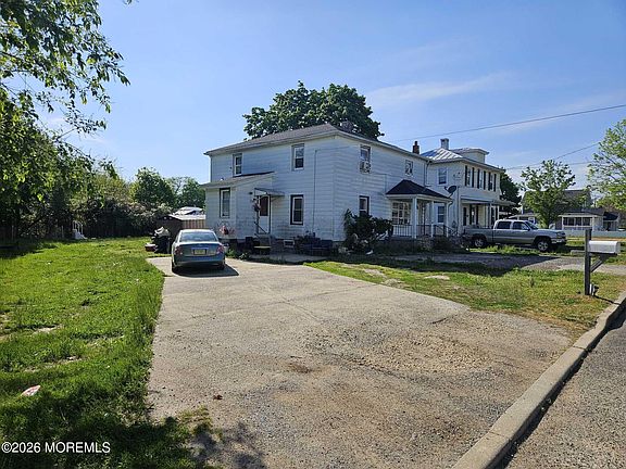 2nd image of 104 N Franklin Street