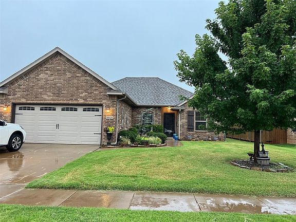 3rd image of 8820 SW 36th St