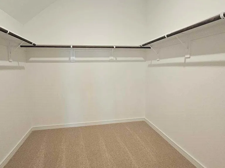 8423 Bay Ridge Cir — Photo 18