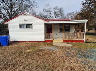 122 Douglas St, Fayetteville, NC 28312