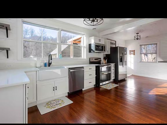 5th image of 2811 Grapevine Hollow Rd