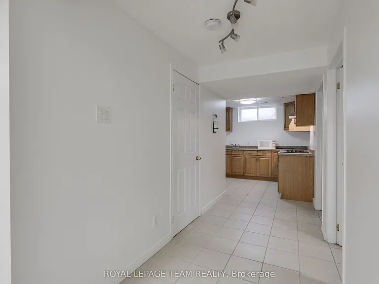 35 Norgold Cres — Photo 43