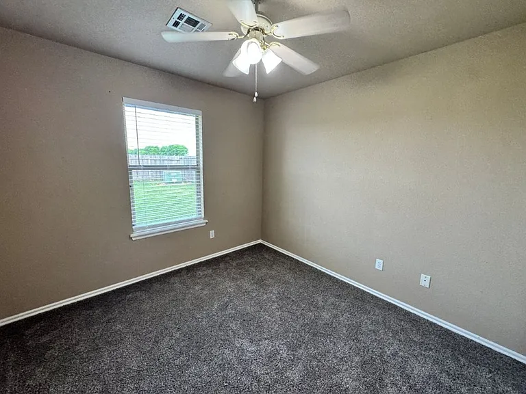 2345 Bradford Ave — Photo 11