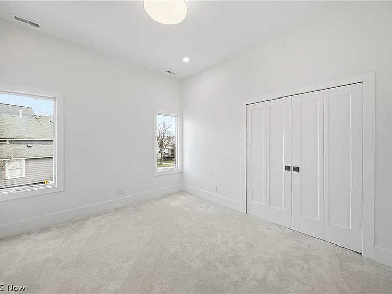 1440 W 57th St — Photo 34