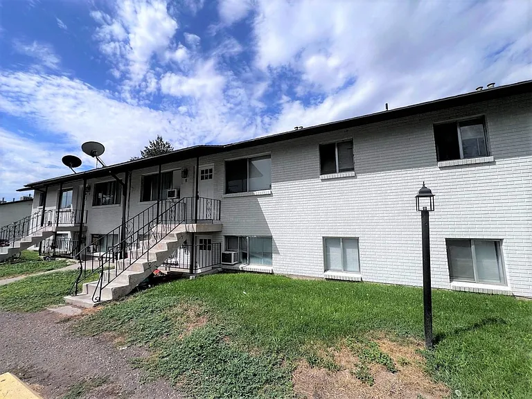1428 W 300 N — Photo 1