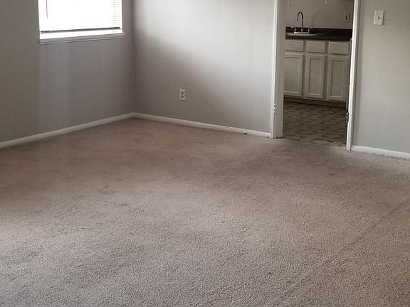 4th image of 4053 Warrensville Center Rd APT A4