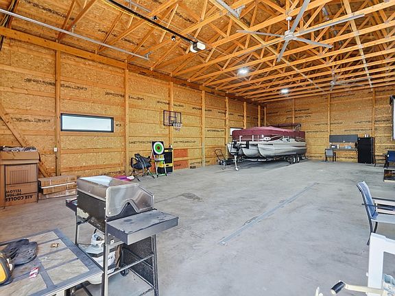 5th image of Barefoot Ridge Ct