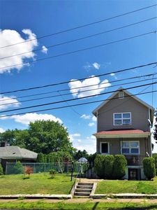 408 Dunmore St #L-3, Throop, PA, 18512