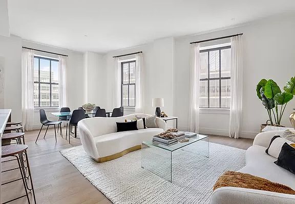 2nd image of 100 Barclay St #17K