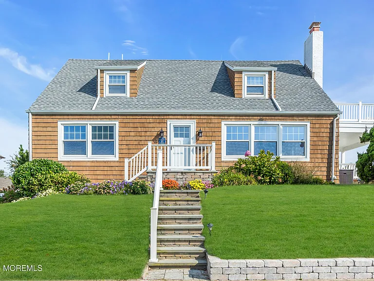 411 Ocean Ave — Photo 1