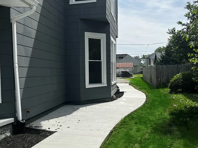 725 Pearl St #2 — Photo 3
