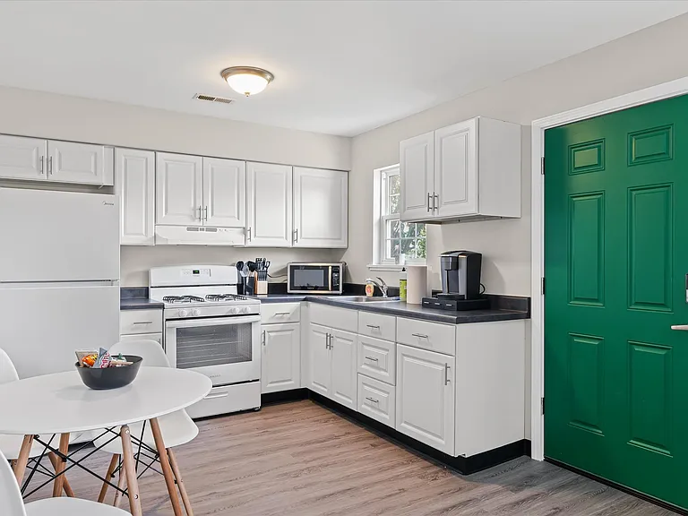 202 Nicholas Dr #B — Photo 17