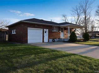 9605 Greenwald Ave, Niagara Falls, NY 14304