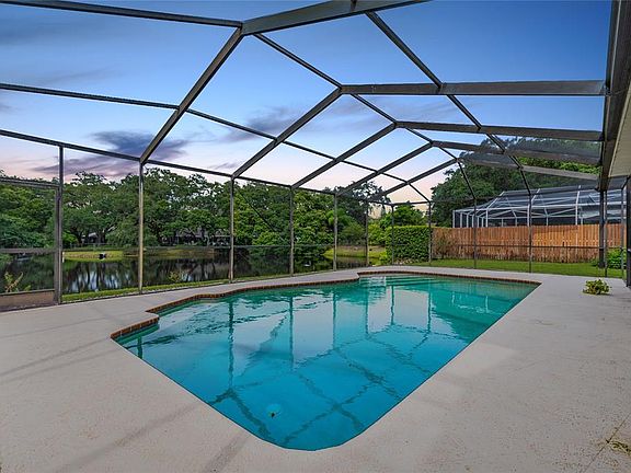 3rd image of 1943 Forest View Dr