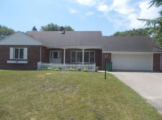 1604 Nebobish Ave, Essexville, MI