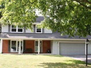 324 Iowa Ct, Carol Stream, IL 60188