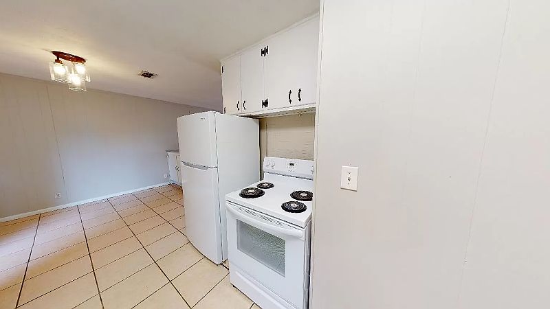 1st image of 5687 Atlee Ave