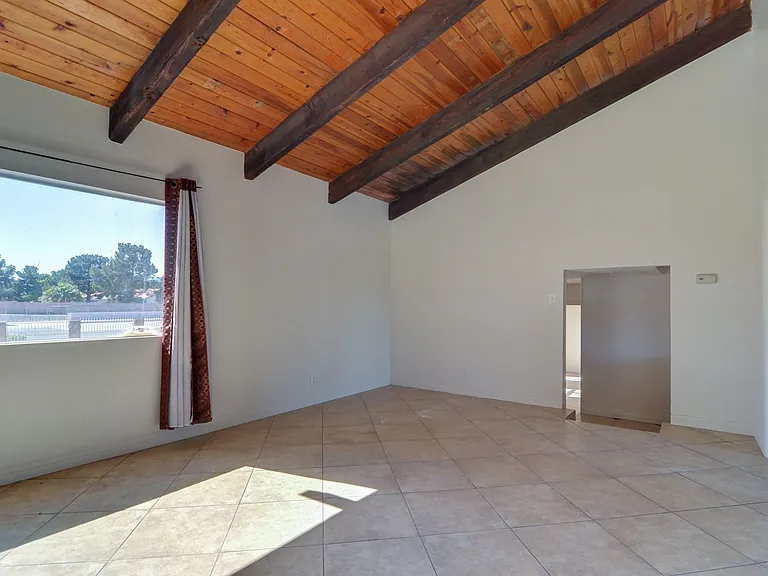 7640 Spencer St — Photo 6