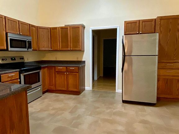 4th image of 1020 E Jordan St APT P
